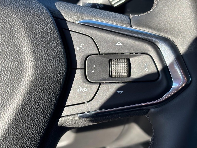 Chevrolet Trax Vehicle Image 14