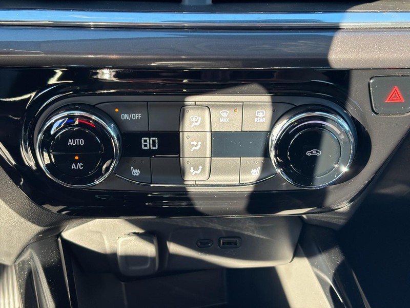 Chevrolet Trax Vehicle Image 18