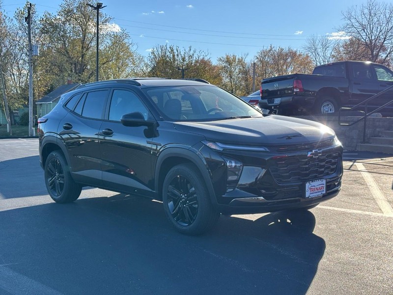 Chevrolet Trax Vehicle Image 02