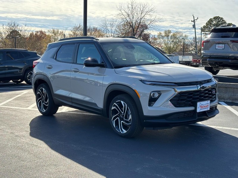 Chevrolet TrailBlazer Vehicle Image 02