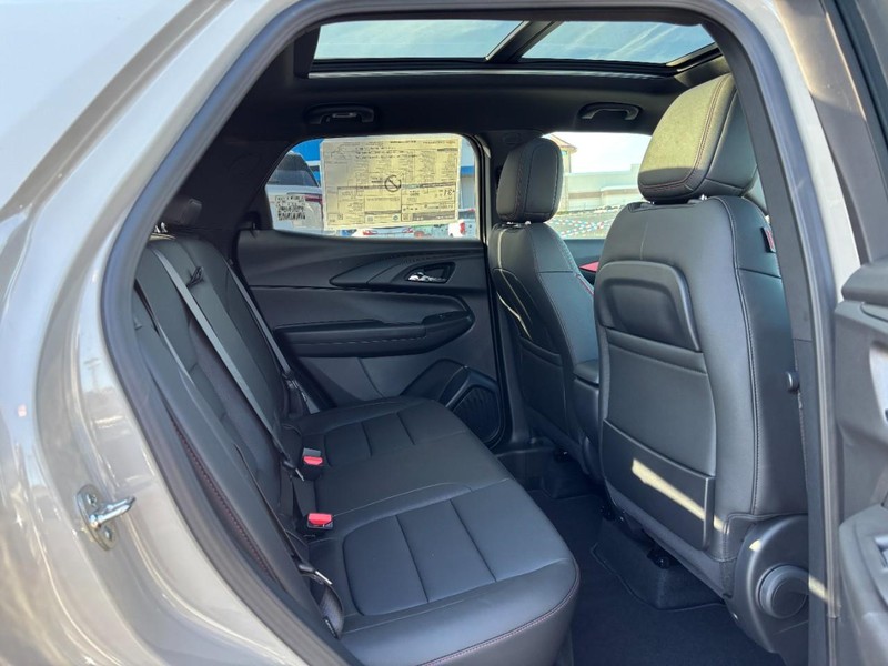 Chevrolet TrailBlazer Vehicle Image 06