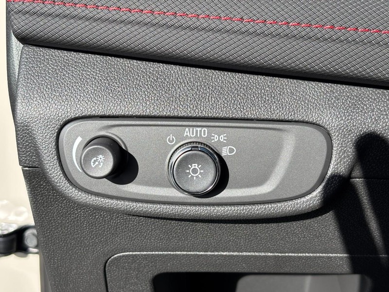 Chevrolet TrailBlazer Vehicle Image 12