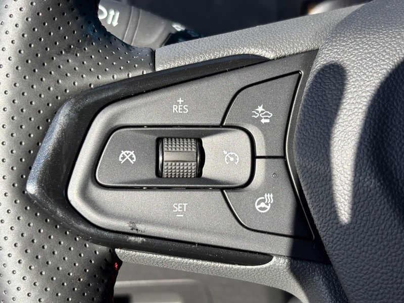 Chevrolet TrailBlazer Vehicle Image 13