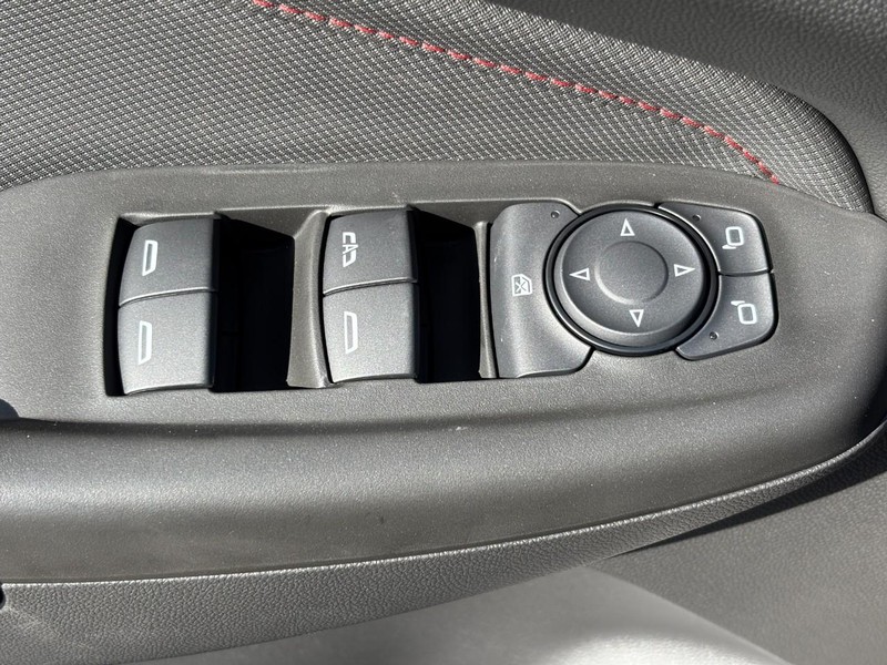 Chevrolet TrailBlazer Vehicle Image 19