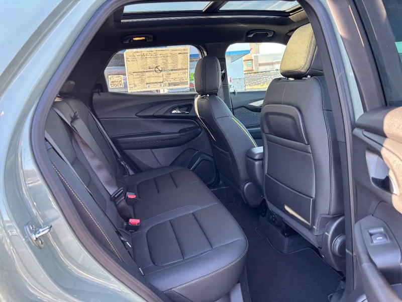 Chevrolet TrailBlazer Vehicle Image 06