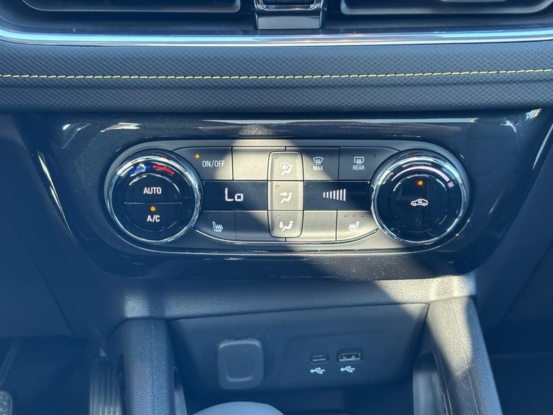 Chevrolet TrailBlazer Vehicle Image 10