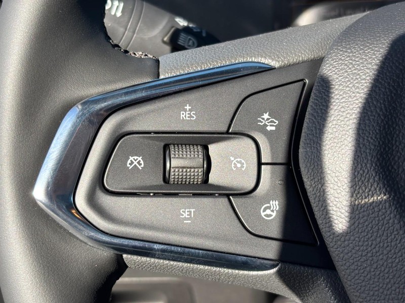 Chevrolet TrailBlazer Vehicle Image 13