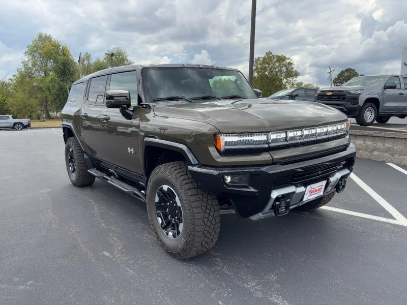 GMC HUMMER EV SUV Vehicle Image 02