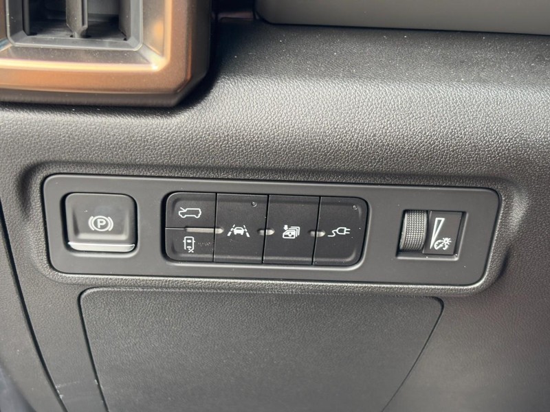 GMC HUMMER EV SUV Vehicle Image 07