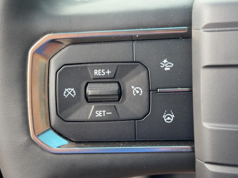 GMC HUMMER EV SUV Vehicle Image 08