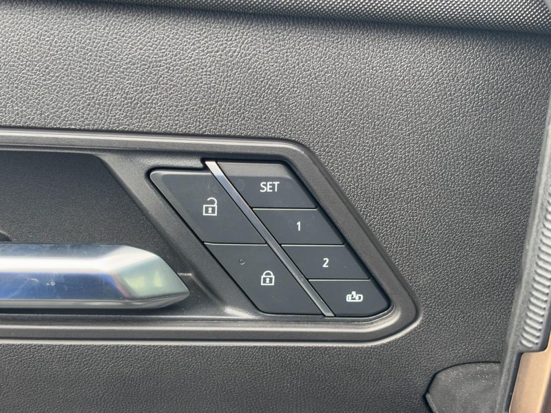 GMC HUMMER EV SUV Vehicle Image 15