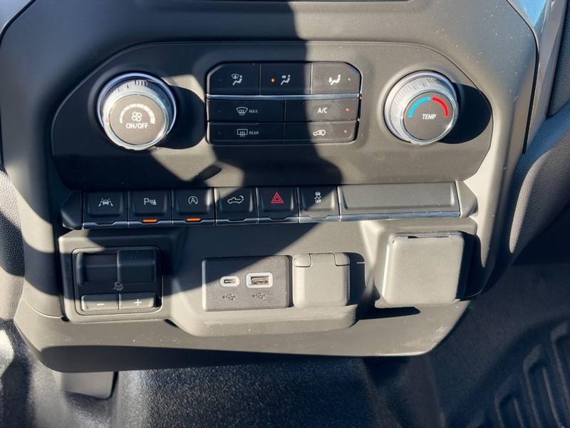 Chevrolet Silverado 1500 Vehicle Image 12