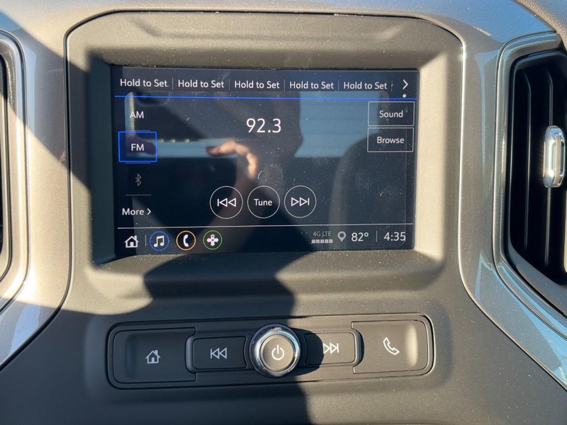 Chevrolet Silverado 1500 Vehicle Image 11