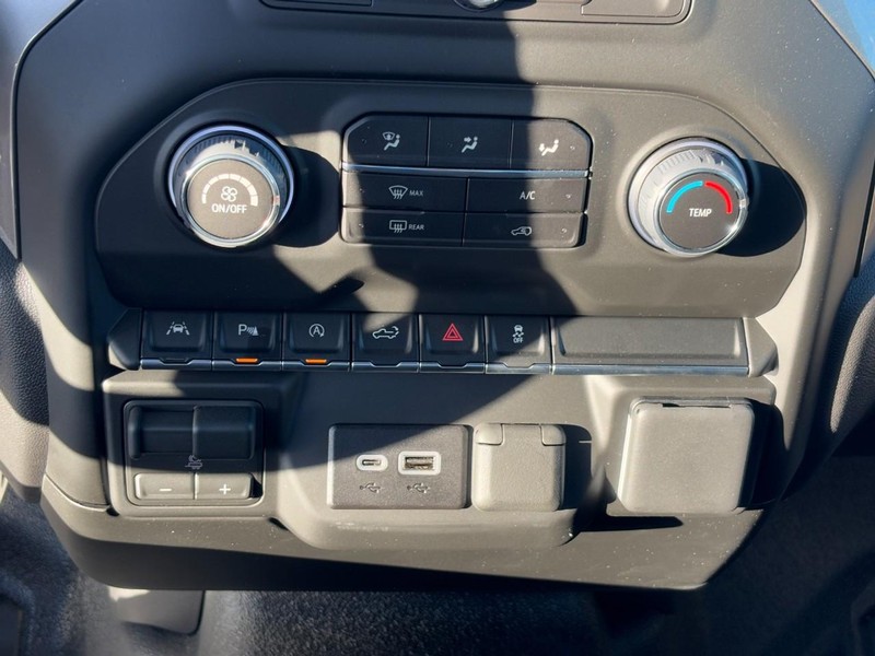 Chevrolet Silverado 1500 Vehicle Image 13