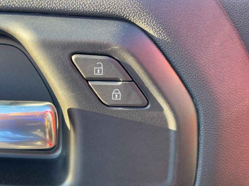 Chevrolet Silverado 1500 Vehicle Image 15