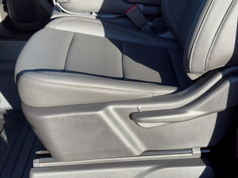 Chevrolet Silverado 1500 Vehicle Image 16