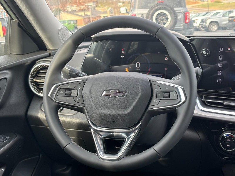 Chevrolet Trax Vehicle Image 08