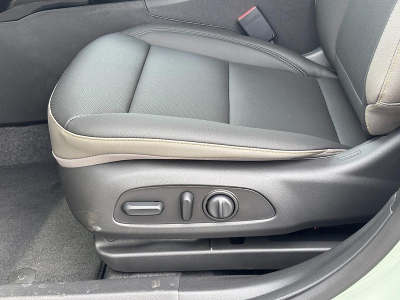 Chevrolet Trax Vehicle Image 21