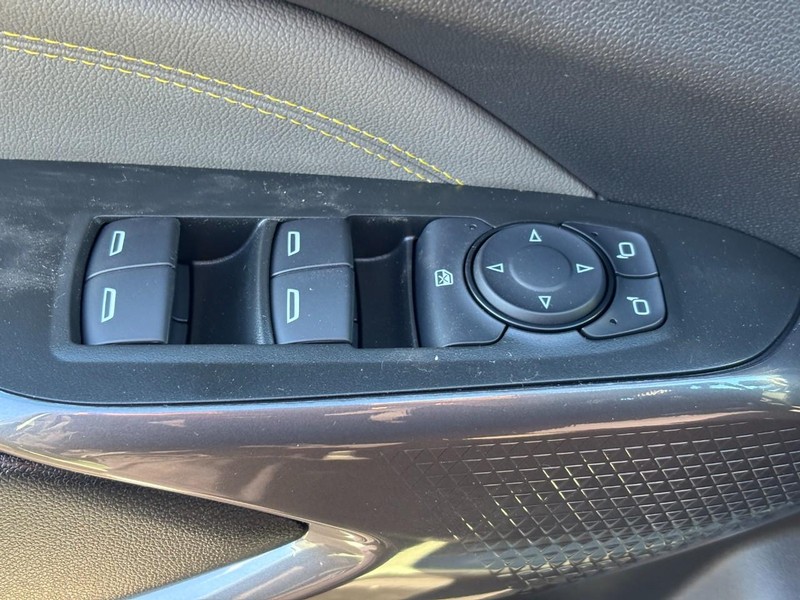 Chevrolet Trax Vehicle Image 18