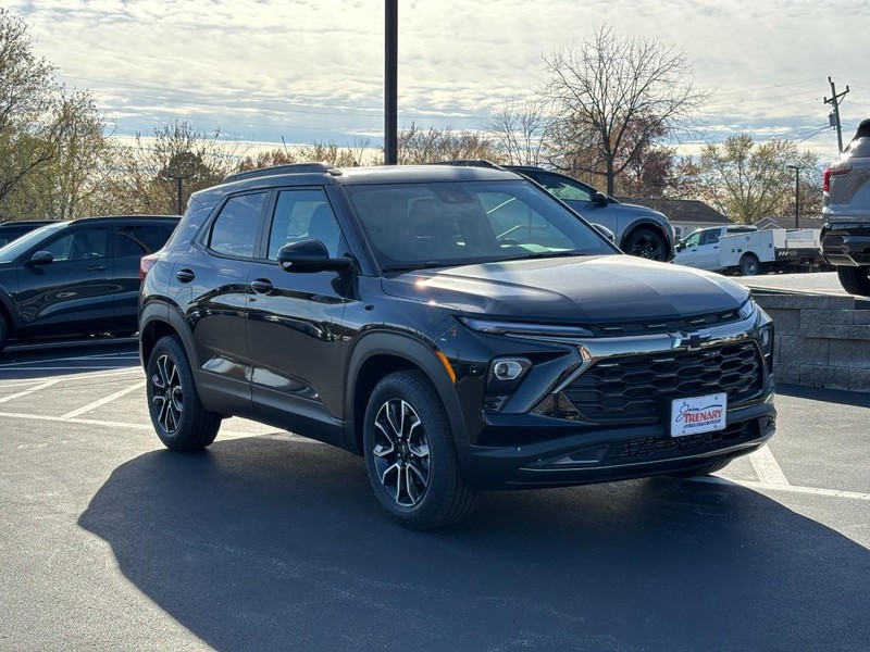 Chevrolet TrailBlazer Vehicle Image 02