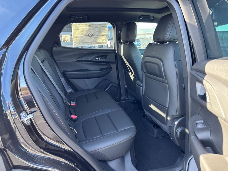 Chevrolet TrailBlazer Vehicle Image 06