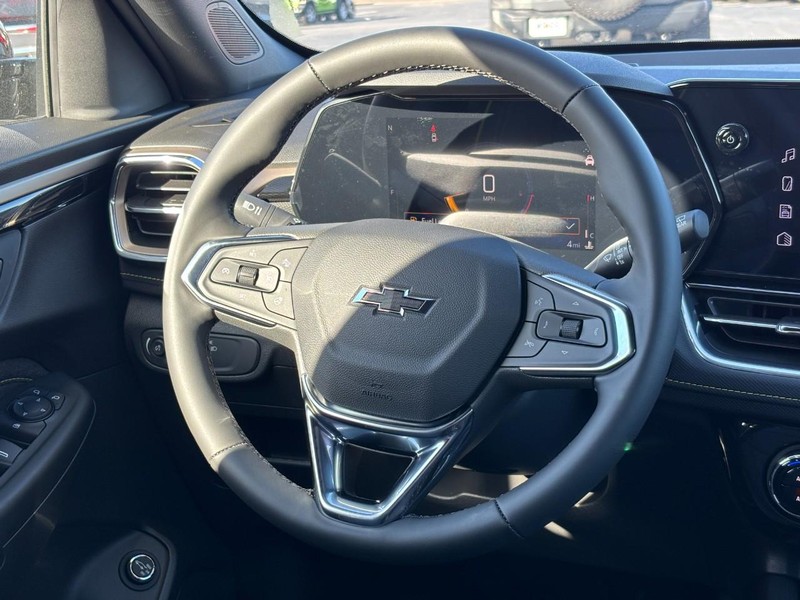 Chevrolet TrailBlazer Vehicle Image 08