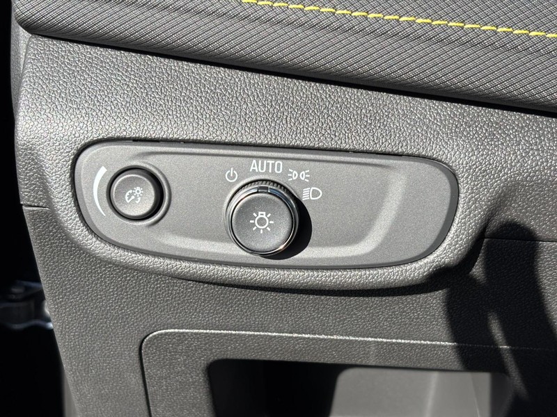 Chevrolet TrailBlazer Vehicle Image 12