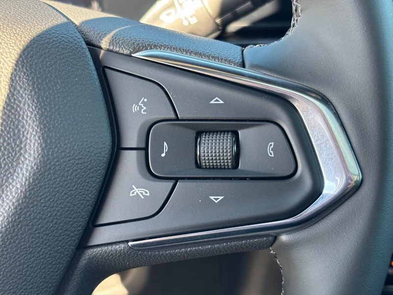 Chevrolet TrailBlazer Vehicle Image 14