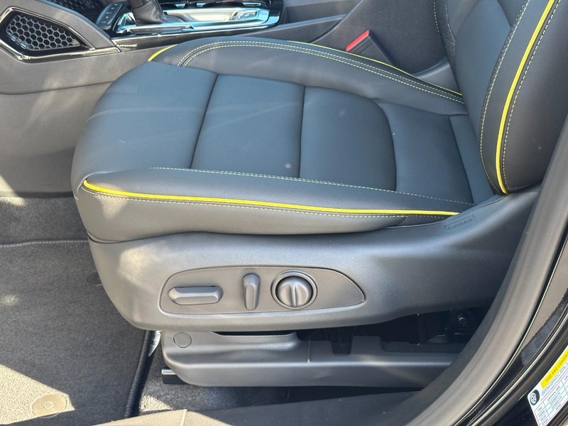 Chevrolet TrailBlazer Vehicle Image 21