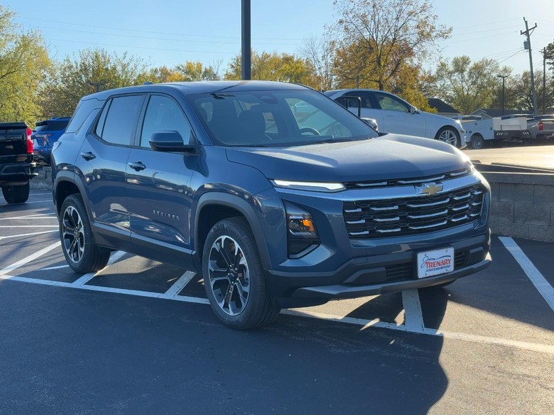 Chevrolet Equinox Vehicle Image 02
