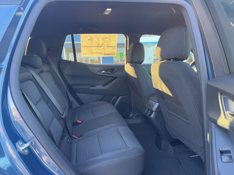 Chevrolet Equinox Vehicle Image 06