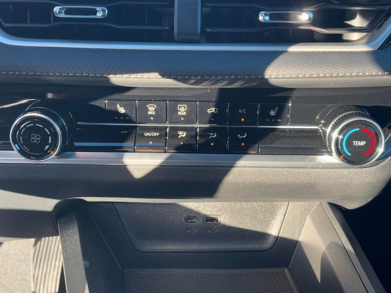 Chevrolet Equinox Vehicle Image 19