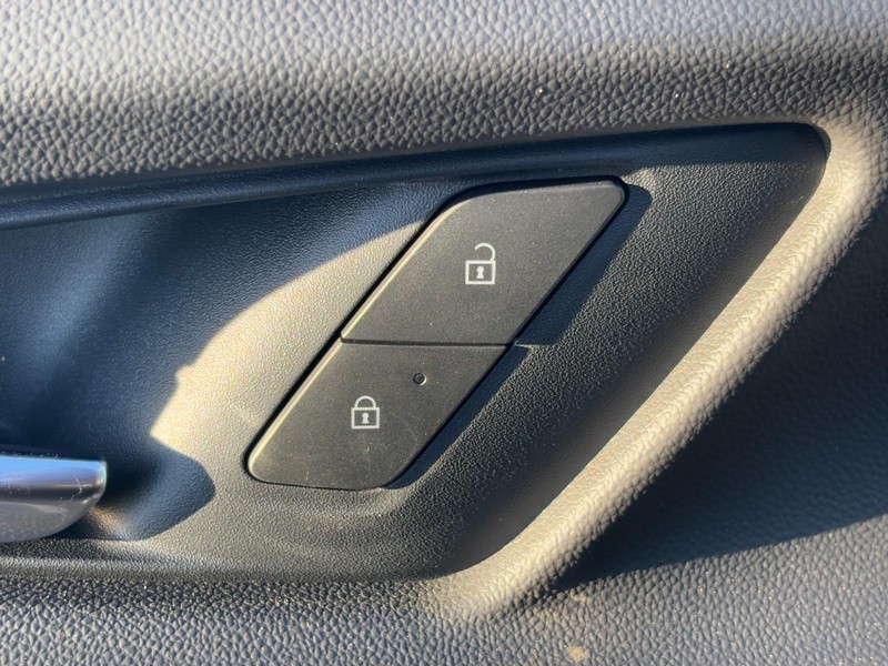 Chevrolet Equinox Vehicle Image 21