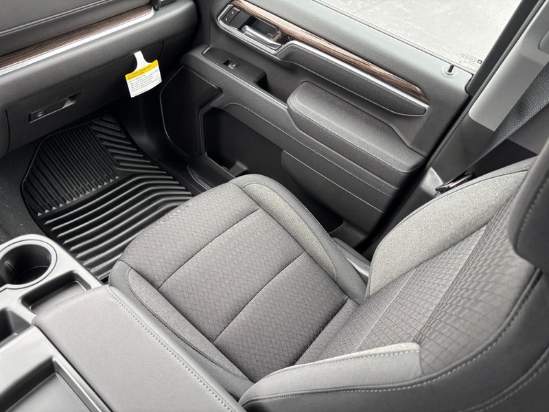 Chevrolet Silverado 3500HD Vehicle Image 11