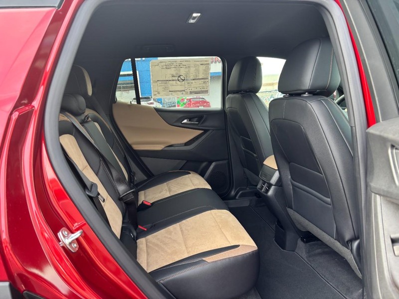 Chevrolet Equinox Vehicle Image 06