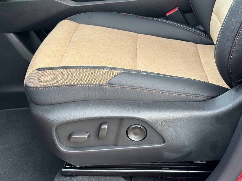 Chevrolet Equinox Vehicle Image 21