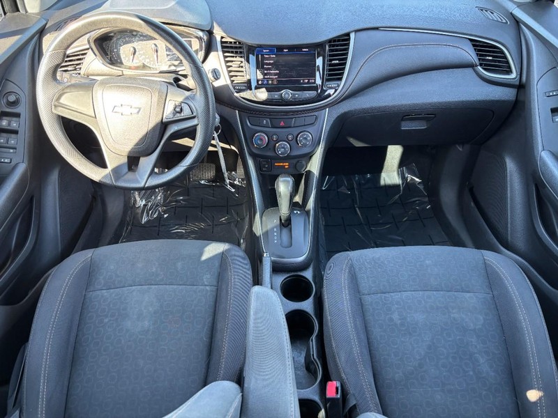 Chevrolet Trax Vehicle Image 11