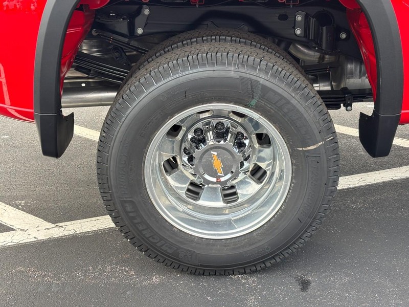 Chevrolet Silverado 3500HD Vehicle Image 05