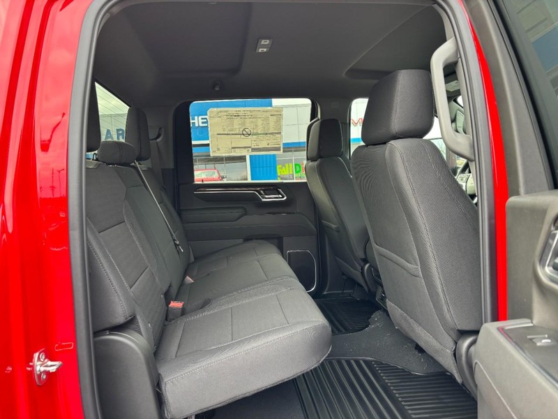 Chevrolet Silverado 3500HD Vehicle Image 06