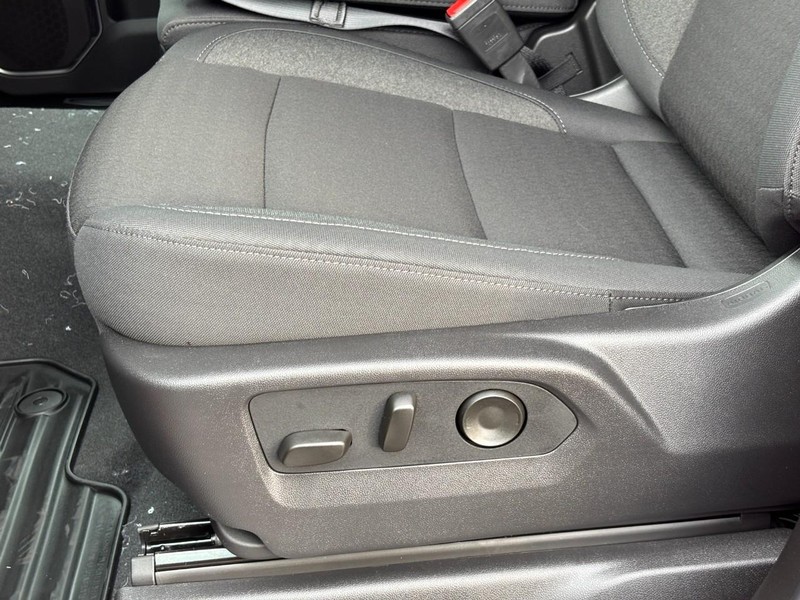 Chevrolet Silverado 3500HD Vehicle Image 22