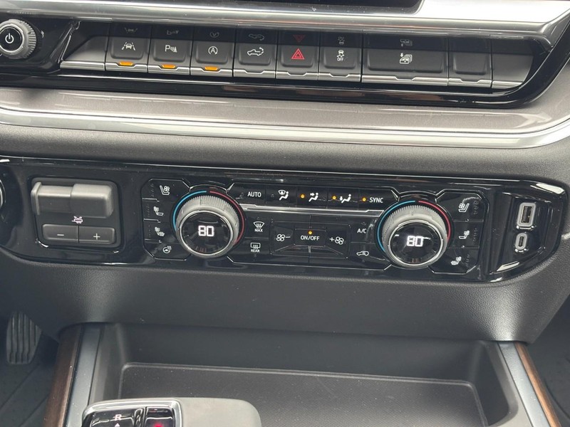 Chevrolet Silverado 1500 Vehicle Image 10