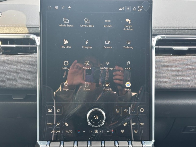 GMC Sierra EV Vehicle Image 09