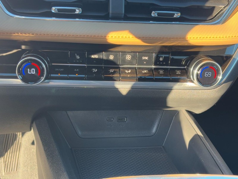 Chevrolet Equinox Vehicle Image 19