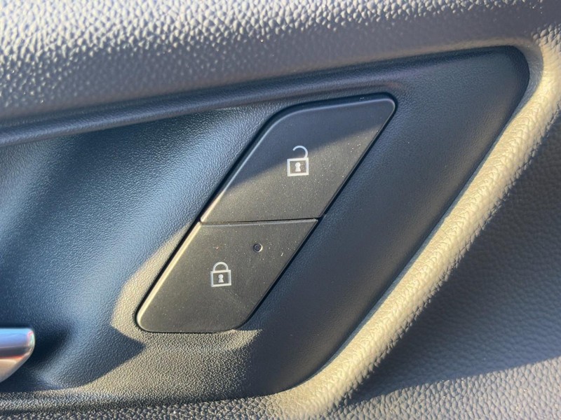 Chevrolet Equinox Vehicle Image 21