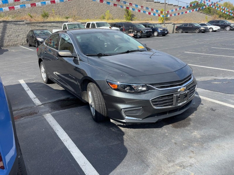 Chevrolet Malibu Vehicle Image 02