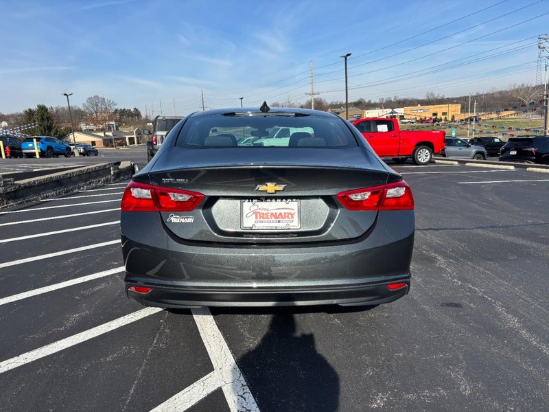 Chevrolet Malibu Vehicle Full-screen Gallery Image 05