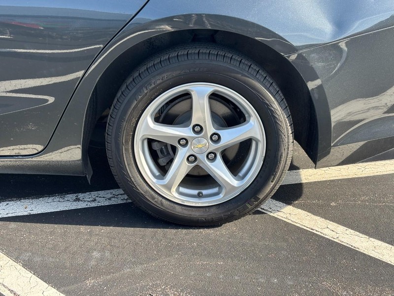 Chevrolet Malibu Vehicle Full-screen Gallery Image 07