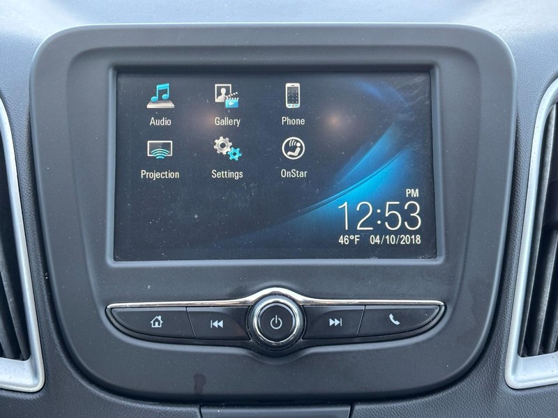 Chevrolet Malibu Vehicle Full-screen Gallery Image 13