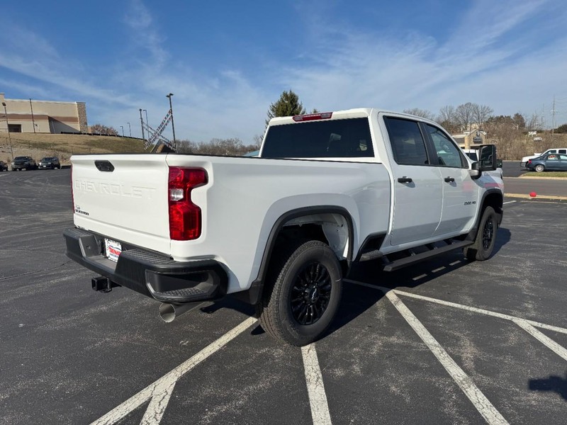 Chevrolet Silverado 2500HD Vehicle Image 04
