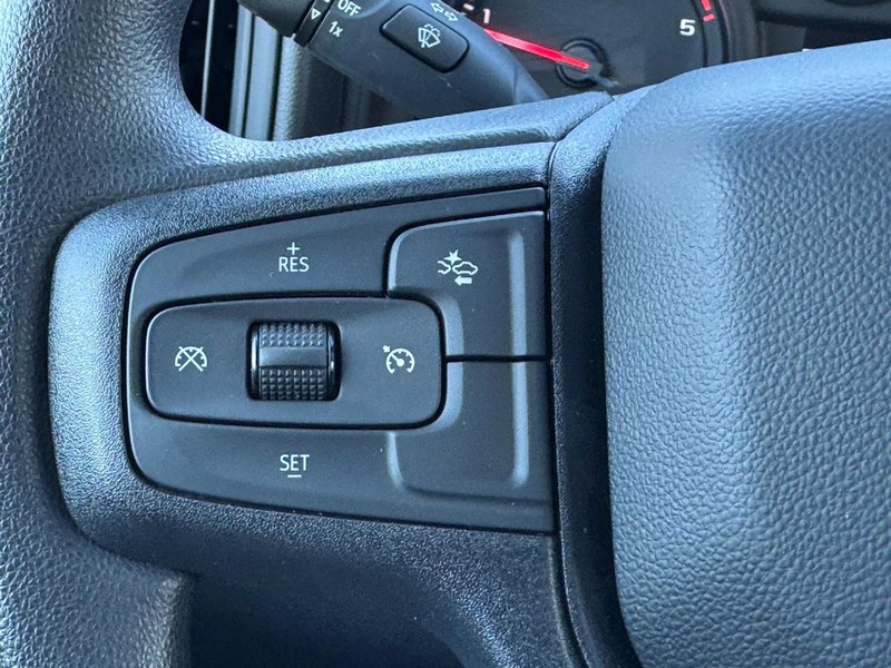 Chevrolet Silverado 2500HD Vehicle Image 13